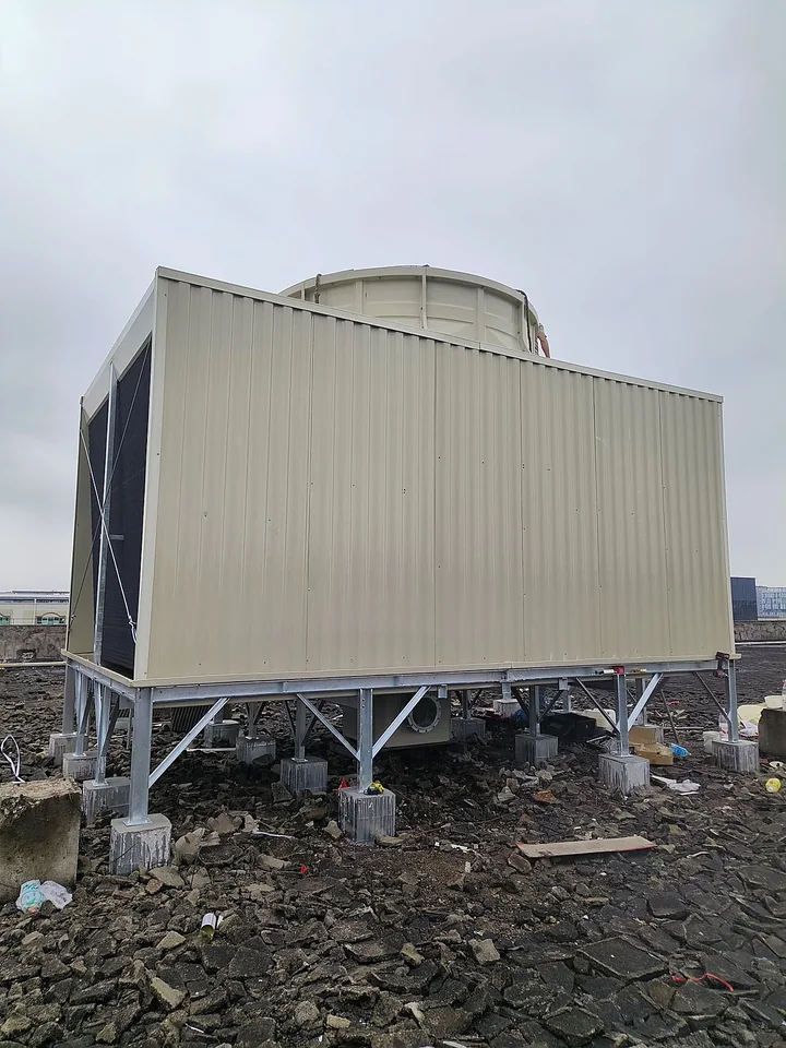 Closed-circuit cooling tower side elevation