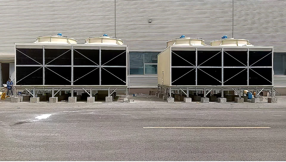 Dual-cell cooling tower installation